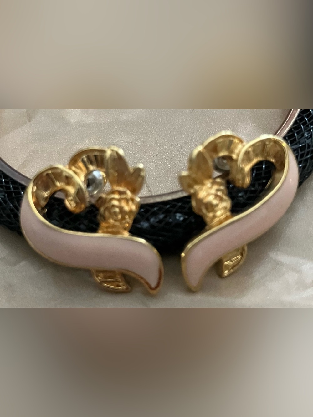 Avon breast cancer awareness pink heart and rose enamel gold tone earrings